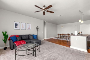 The Selena: Riverwalk Loft